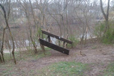 У вінницькому парку потрощили бесідки: поліція шукає винуватців