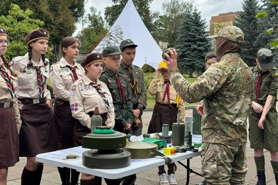 Шикування, посвята, квести та майстерки — у Житомирі відкрили новий пластовий рік Шикування, посвята, квести та майстерки — у Житомирі відкрили новий пластовий рік