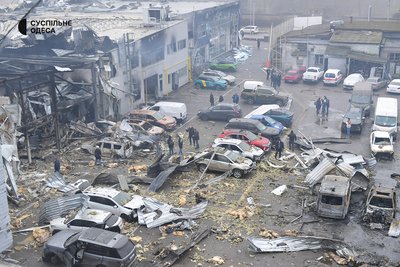 "Підприємство повністю знищене": наслідки атаки РФ на автосалон в Одесі