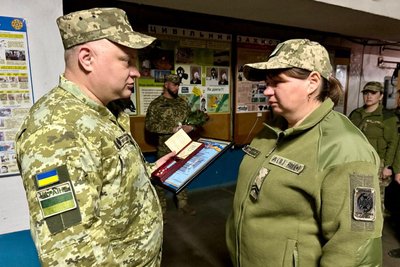 На Одещині матері полеглого прикордонника з Херсонщини вручили державну нагороду На Одещині матері полеглого прикордонника з Херсонщини вручили державну нагороду