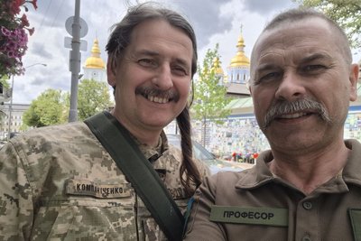 "Програвши мовний фронт, ми програємо Україну" — професор з Житомира, який служить в ЗСУ