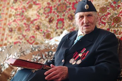 "Таборові діти": 88-річна лучанка стала героїнею книги "Таборові діти": 88-річна лучанка стала героїнею книги