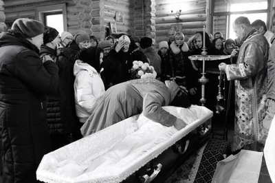 Лучани попрощалися з загиблим на Донеччині військовим Сергієм Собчуком