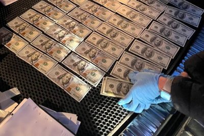 Депутата з Житомирщини підозрюють у вимаганні 20 тисяч доларів за вплив на слідство