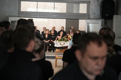 У Сумах попрощалися з трьома загиблими внаслідок атаки КАБ 11 липня У Сумах попрощалися з трьома загиблими внаслідок атаки КАБ 11 липня