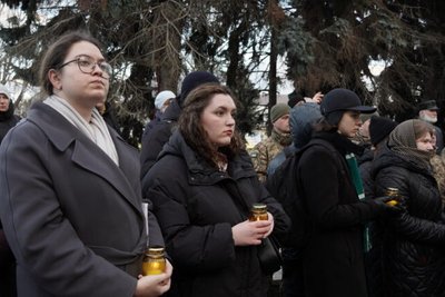 Вони виборювали свободу та гідність — у Житомирі вшанували пам'ять Героїв Небесної Сотні Вони виборювали свободу та гідність — у Житомирі вшанували пам'ять Героїв Небесної Сотні