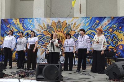 Благодійний ярмарок, концерт і дитячі розваги: в громаді на Житомирщині провели благодійний захід на підтримку ЗСУ Благодійний ярмарок, концерт і дитячі розваги: в громаді на Житомирщині провели благодійний захід на підтримку ЗСУ