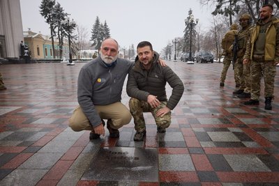 Кухарі, інгредієнти та подорожі: 5 вдалих документальних серіалів про їжу Кухарі, інгредієнти та подорожі: 5 вдалих документальних серіалів про їжу