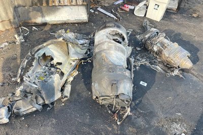 Нічна атака на Київ: уламки ракети впали на гаражний кооператив Нічна атака на Київ: уламки ракети впали на гаражний кооператив