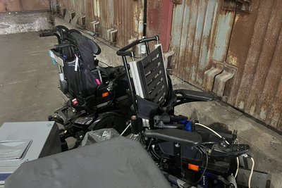 Французькі волонтери передали в Одесу медичне обладнання та ліки для поранених військових