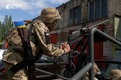 "Першу машину зробили з ВАЗ": як в Одесі виготовляють багі для ЗСУ