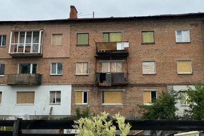 На Житомирщині жителі постраждалого від атаки РФ селища збирають підписи про відкликання місцевих депутатів На Житомирщині жителі постраждалого від атаки РФ селища збирають підписи про відкликання місцевих депутатів