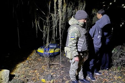 Плив до коханої, а натрапив на вінницьких прикордонників: іноземець незаконно перетнув кордон з Україною Плив до коханої, а натрапив на вінницьких прикордонників: іноземець незаконно перетнув кордон з Україною