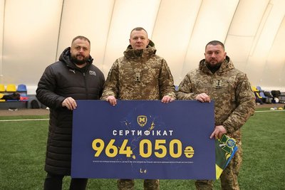 Футболісти "Металіста 1925" та бійці "Помсти" Футболісти "Металіста 1925" та бійці "Помсти"