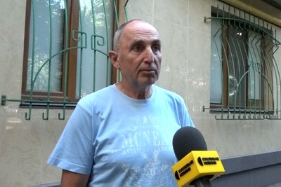 Жителі однієї із житомирських багатоповерхівок не можуть скористатися укриттям через підтоплення підвалу Жителі однієї із житомирських багатоповерхівок не можуть скористатися укриттям через підтоплення підвалу