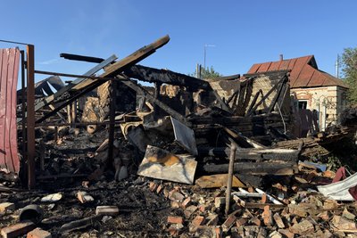 "Накрила собою сина, хлопчик не вижив". Очевидці розповіли про атаку на Великий Бобрик "Накрила собою сина, хлопчик не вижив". Очевидці розповіли про атаку на Великий Бобрик