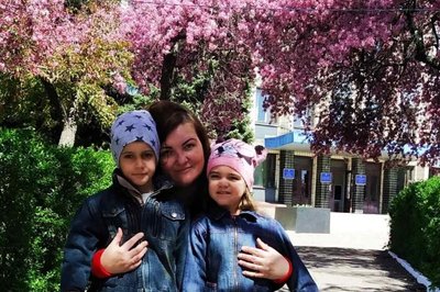 "Вони для мене найкрасивіші": переселенка Ольга Сопруненко забрала із собою з Донбасу колекцію ляльок