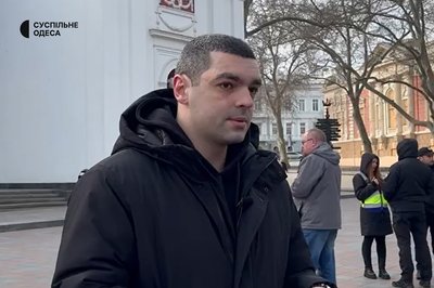 Переназвати на честь військових: біля одеської мерії відбулась акція щодо перейменування вулиць Переназвати на честь військових: біля одеської мерії відбулась акція щодо перейменування вулиць