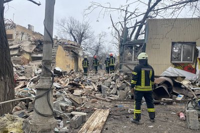 "Як грохнуло, ми телевізор з кішкою дивилися Сонькою". Очевидці розповіли про ракетний удар по будинку у Краматорську "Як грохнуло, ми телевізор з кішкою дивилися Сонькою". Очевидці розповіли про ракетний удар по будинку у Краматорську