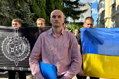 На Житомирщині почався суд над волонтером, якого звинувачують у незаконному зберіганні зброї