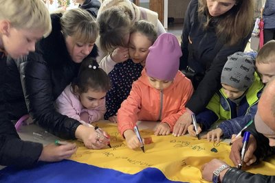 Вінницький ліцей придбав авто для 65-ї окремої механізованої бригади Вінницький ліцей придбав авто для 65-ї окремої механізованої бригади