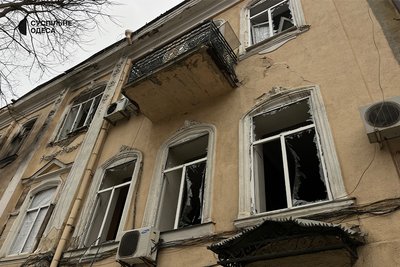 "Взяли документи і кота": що розповіли мешканці пошкодженого будинку в Одесі "Взяли документи і кота": що розповіли мешканці пошкодженого будинку в Одесі
