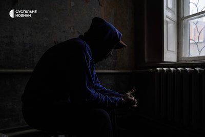 "Доброе утро, долбоящеры, добро пожаловать в Российскую империю". Херсонський партизан про 75 днів у російській катівні "Доброе утро, долбоящеры, добро пожаловать в Российскую империю". Херсонський партизан про 75 днів у російській катівні
