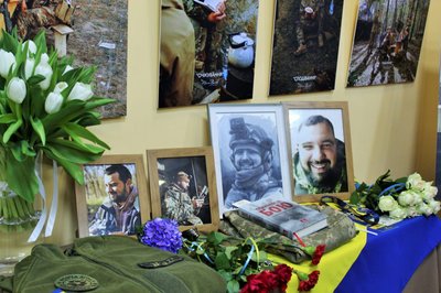 У Ковелі відкрили виставку світлин загиблого на війні волинського фотографа Максима Бурди У Ковелі відкрили виставку світлин загиблого на війні волинського фотографа Максима Бурди
