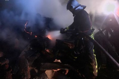 Пожежу на підприємстві у громаді на Житомирщині гасили понад три години Пожежу на підприємстві у громаді на Житомирщині гасили понад три години