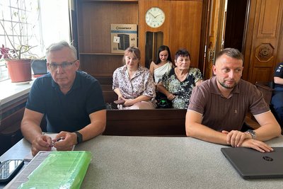 Справа про вбивство дитини на Житомирщині: обвинуваченим продовжили запобіжні заходи Справа про вбивство дитини на Житомирщині: обвинуваченим продовжили запобіжні заходи