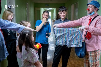 "Коли дитина посміхається — це виграш": як працюють лікарняні клоуни в Одесі