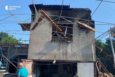 Одесу другу ніч поспіль атакують дрони: фото наслідків і розповіді очевидців Одесу другу ніч поспіль атакують дрони: фото наслідків і розповіді очевидців