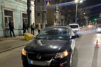 У Житомирі на Великій Бердичівській водій збив 20-річну дівчину та 22-річного хлопця У Житомирі на Великій Бердичівській водій збив 20-річну дівчину та 22-річного хлопця