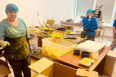 Приміщення, в якому готували БАДи, та учасники організованої групи Приміщення, в якому готували БАДи, та учасники організованої групи