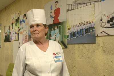 Однією з героїнь виставки є медична сестра ортопедо-травматичного відділення лікарні Віра Теравська Однією з героїнь виставки є медична сестра ортопедо-травматичного відділення лікарні Віра Теравська