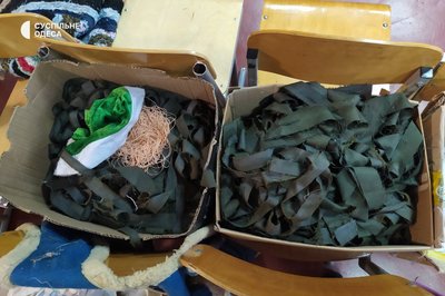 10 тисяч квадратних метрів: як волонтери з Одеси плетуть сітки для фронту 10 тисяч квадратних метрів: як волонтери з Одеси плетуть сітки для фронту