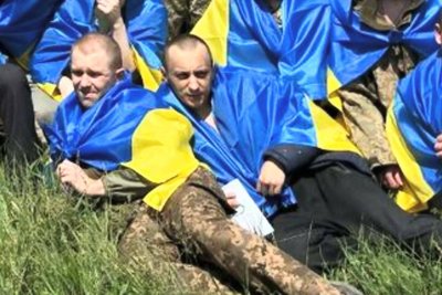 З російського полону повернулись 19 захисників острова Зміїний З російського полону повернулись 19 захисників острова Зміїний