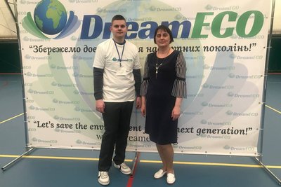 Школяр із Рівненщини написав унікальний проєкт про "перетворення відходів на гроші" Школяр із Рівненщини написав унікальний проєкт про "перетворення відходів на гроші"