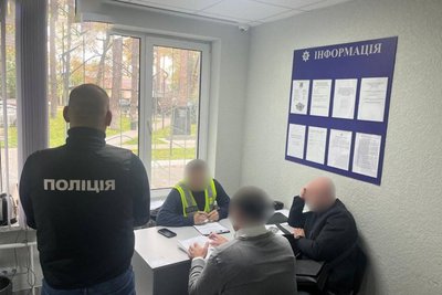 Двох посадовців та підприємця на Житомирщині підозрюють у незаконній вирубці лісу на охоронній території
