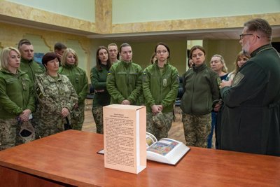 В Одесі презентували факсимільне видання Пересопницького Євангеліє В Одесі презентували факсимільне видання Пересопницького Євангеліє