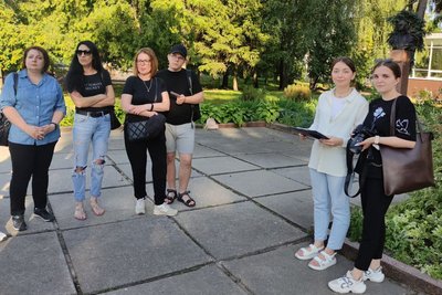 Екскурсія містом та авторська гра: в Житомирі презентували проєкт "Жінки, котрі творили історію" Екскурсія містом та авторська гра: в Житомирі презентували проєкт "Жінки, котрі творили історію"