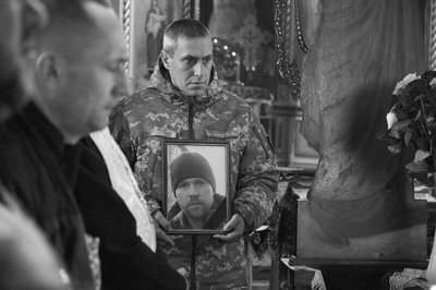 У Луцькій громаді попрощалися із полеглим 28-річним солдатом Денисом Костюком У Луцькій громаді попрощалися із полеглим 28-річним солдатом Денисом Костюком