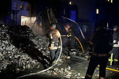 Росія повторно атакувала об'єкт під час гасіння пожежі на Київщині. Що відомо Росія повторно атакувала об'єкт під час гасіння пожежі на Київщині. Що відомо