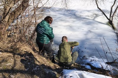 У Житомирі на Соколівському ставку зафіксували мор риби У Житомирі на Соколівському ставку зафіксували мор риби