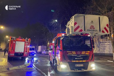 В Одесі внаслідок атаки РФ пошкодило житловий багатоповерховий будинок: фото