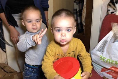У Миколаєві родини з дітьми отримали гуманітарну допомогу У Миколаєві родини з дітьми отримали гуманітарну допомогу