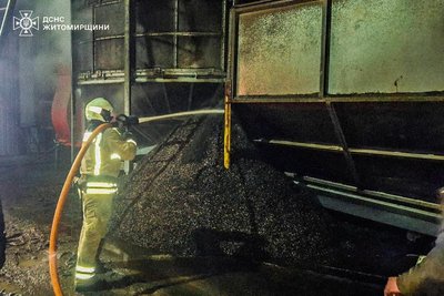 На Житомирщині у 2 громадах горіли зерносушарки — скільки тонн насіння знищив вогонь На Житомирщині у 2 громадах горіли зерносушарки — скільки тонн насіння знищив вогонь