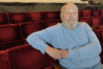 "Для мене найголовнішим у житті є сім’я і театр", — актор Житомирського театру Олександр Шкарупа "Для мене найголовнішим у житті є сім’я і театр", — актор Житомирського театру Олександр Шкарупа