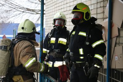 У Харкові загорівся підвал у п'ятиповерхівці: один чоловік загинув, 40 людей евакуювали У Харкові загорівся підвал у п'ятиповерхівці: один чоловік загинув, 40 людей евакуювали