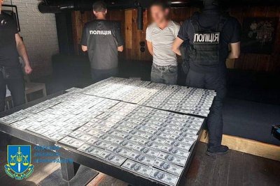 В Одесі місцевий житель вимагав 20 тисяч доларів за вплив на співробітників військкомату — прокуратура В Одесі місцевий житель вимагав 20 тисяч доларів за вплив на співробітників військкомату — прокуратура